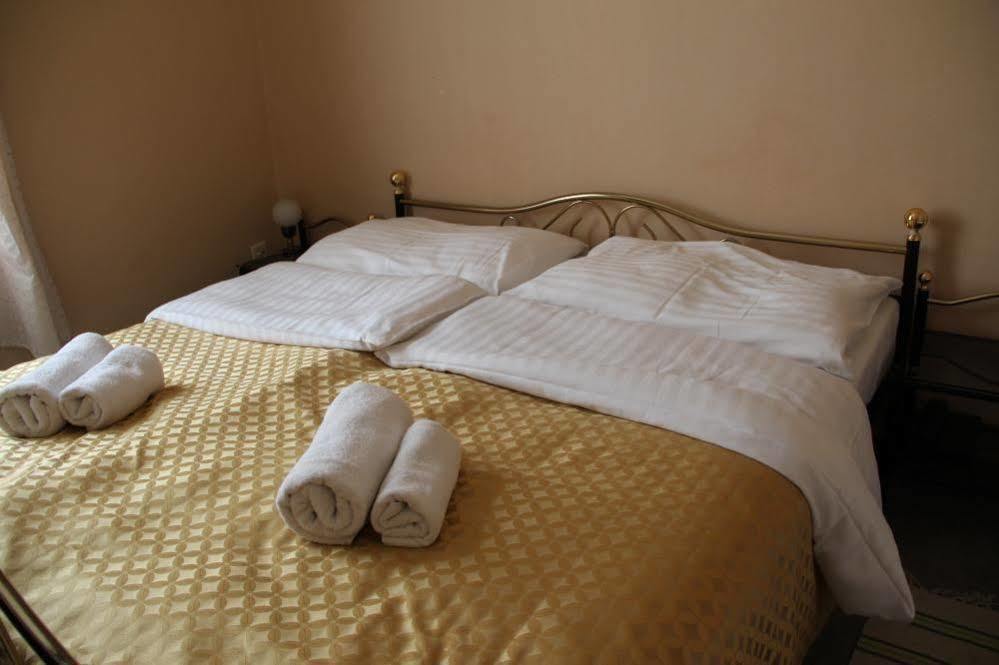 Hotel Roosevelt Litomerice Exterior photo