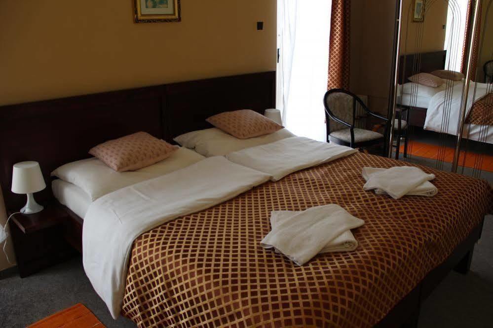 Hotel Roosevelt Litomerice Exterior photo