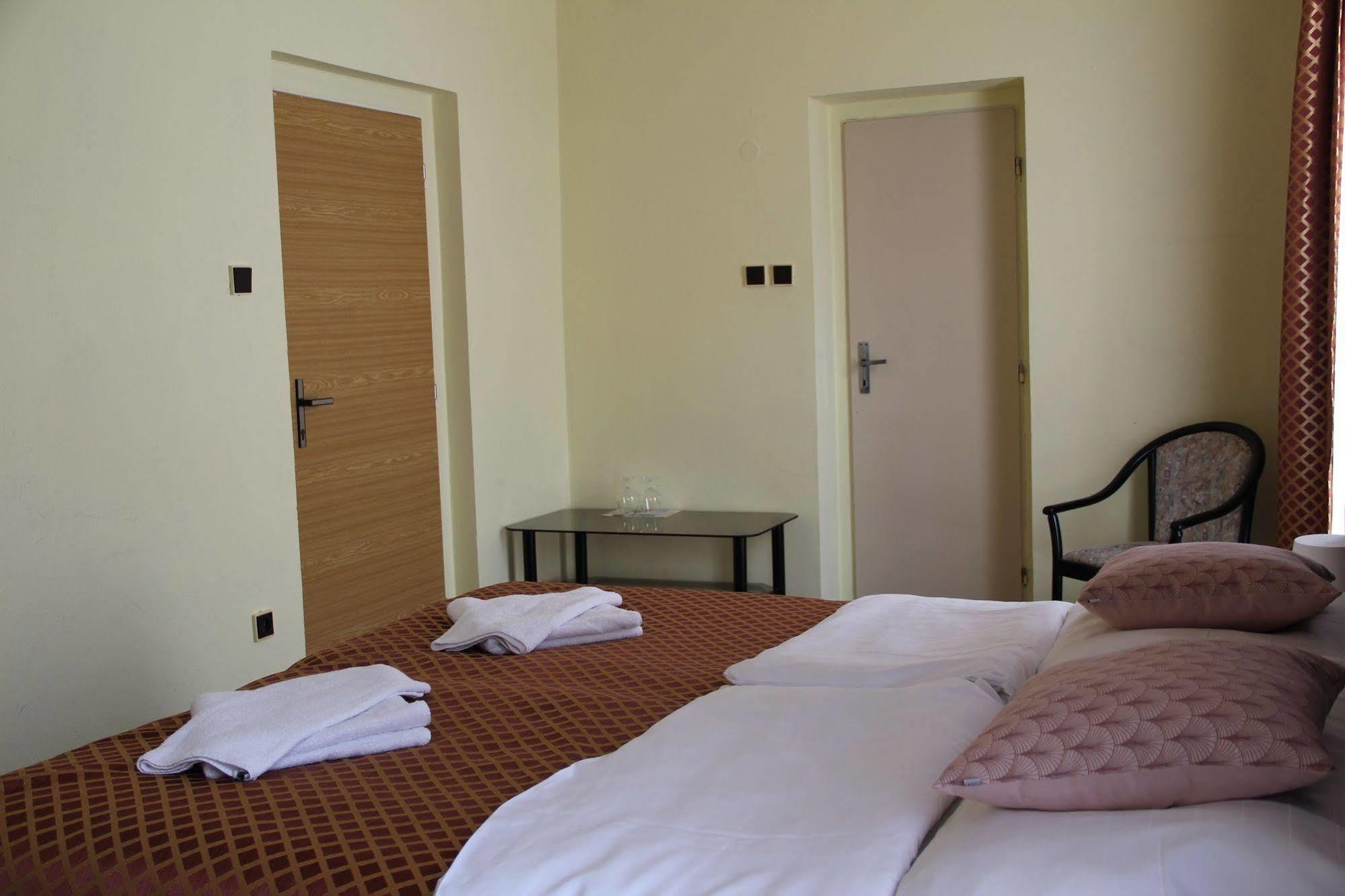 Hotel Roosevelt Litomerice Exterior photo